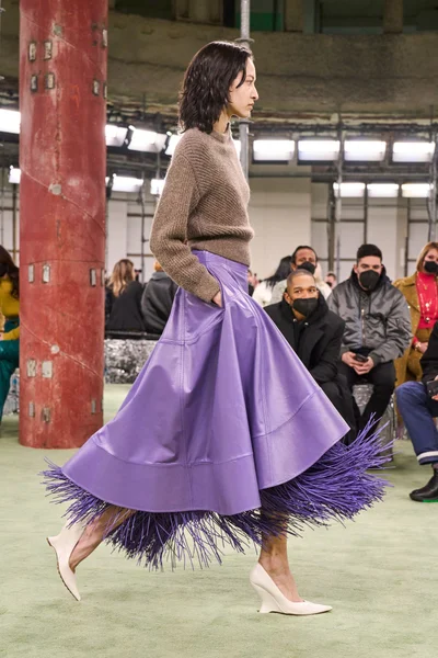 Look 24
